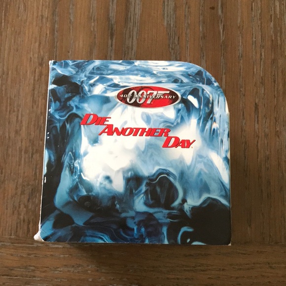 SWATCH 007 40TH ANNIVERSARY Black leather strap w/adjustable snap buckle closure - Picture 1 of 8